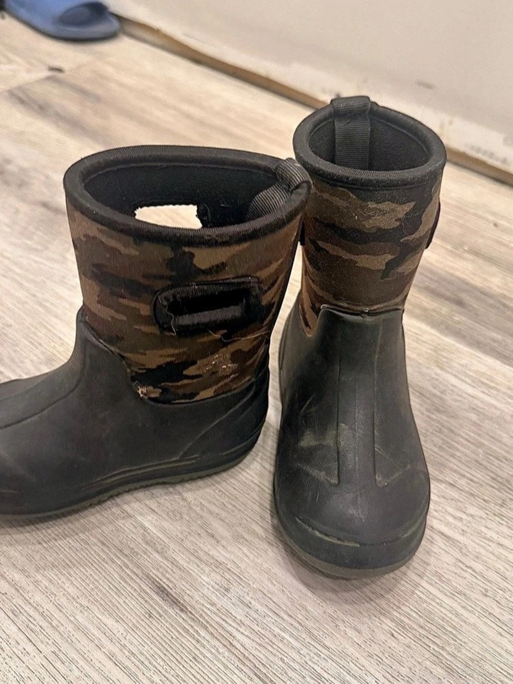 Bogs Kids Classic Camo Waterproof Boots Black & Brown